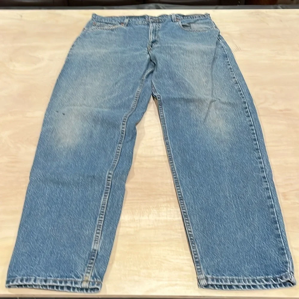 Men’s 90s vintage 550 Levi’s relaxed fit tapered leg 40 x 34